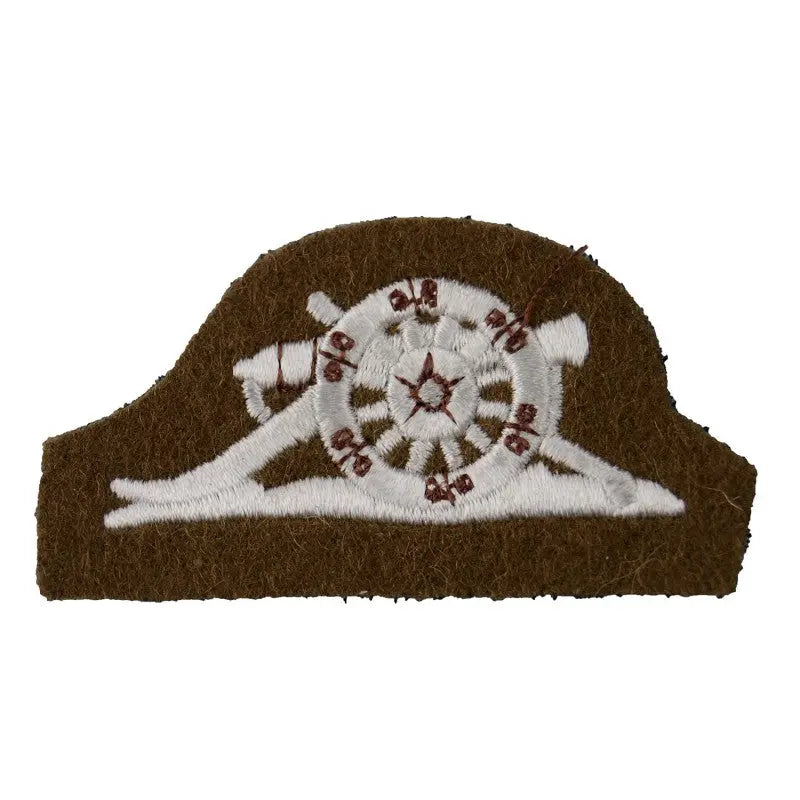Right Facing Master Gunners Sergeant and Staff Sergeant Qualification Royal Artillery British Army Badge wyedean
